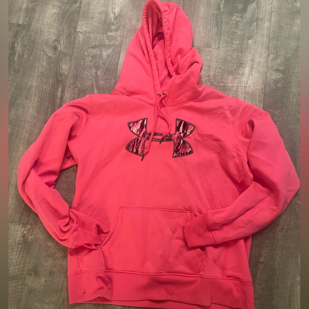 Hot pink under Armour sweatshirt size medium